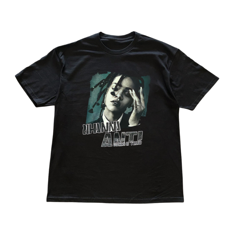 rihanna - oversized tee